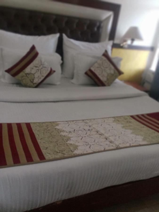 Corporate 3*
